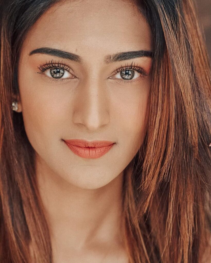 Kasautii Zindagii Kay: Prerna Aka Erica Fernandes’s HOT Red Lipstick Avatar - 0