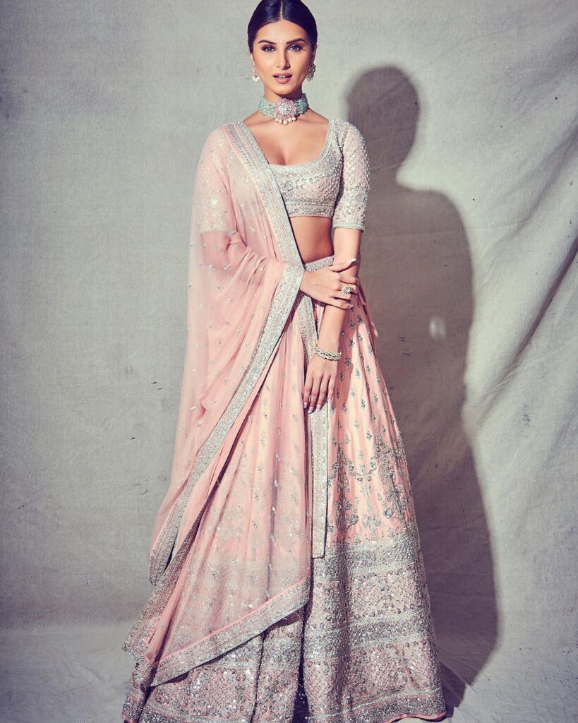 Every time Tara Sutaria looked absolutely hot and gorgeous in a lehenga - 2