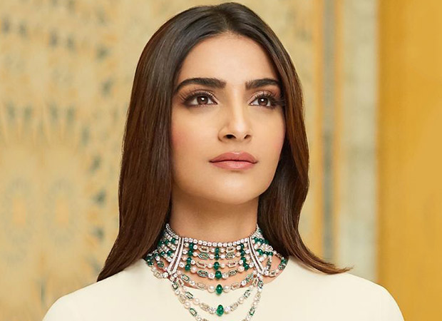 Sonam Kapoor’s Gorgeous Earring Collection - 2