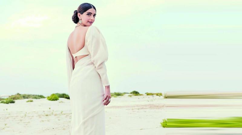 Fashion Icon Sonam Kapoor unveils the Jannah Collection, See Pics - 4