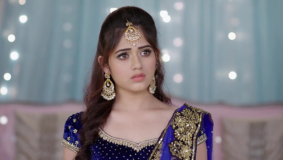 Jannat Zubair’s Gorgeous Earring Collection - 4