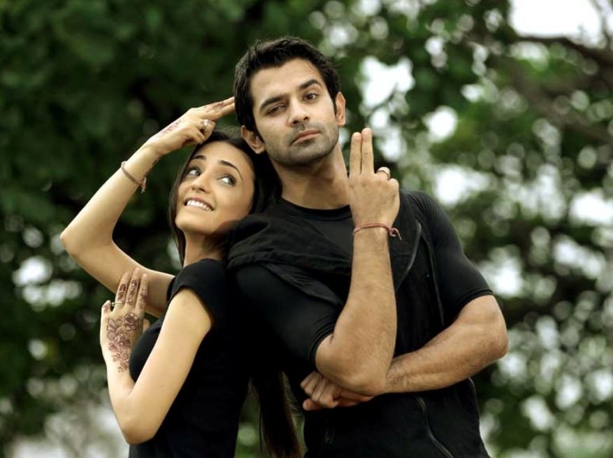 Know more about Iss Pyaar Ko Kya Naam Doon stars’ off-screen bonding - 4