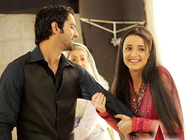 Know more about Iss Pyaar Ko Kya Naam Doon stars’ off-screen bonding - 6