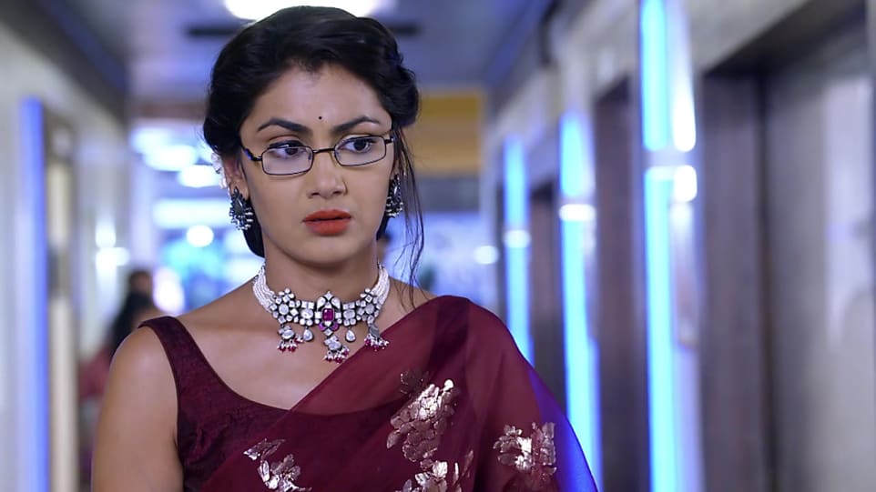 Kumkum Bhagya: Pragya Aka Sriti Jha’s HOT Red Lipstick Avatar - 1