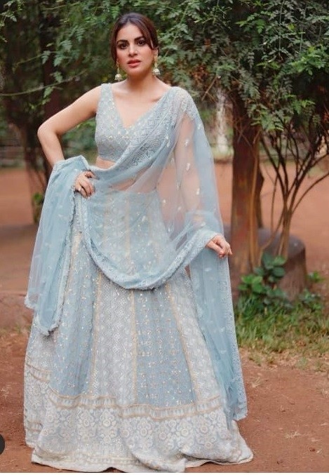 Kundali Bhadya fame Shraddha Arya looks stunning in lehenga - 2