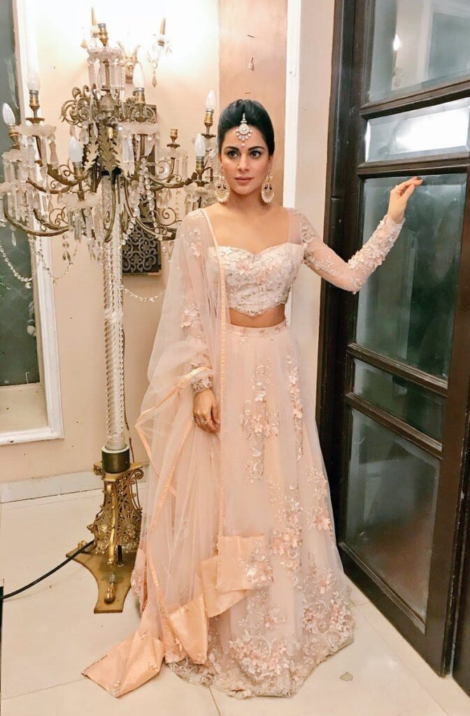 Kundali Bhadya fame Shraddha Arya looks stunning in lehenga - 4