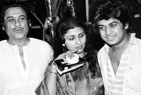 #LikeFatherLikeSon Moments of Kishore Kumar and his son Amit Kumar - 2