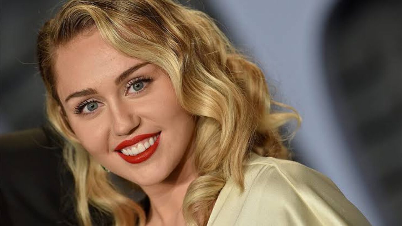 Miley Cyrus and her hairstyles that you can copy 2