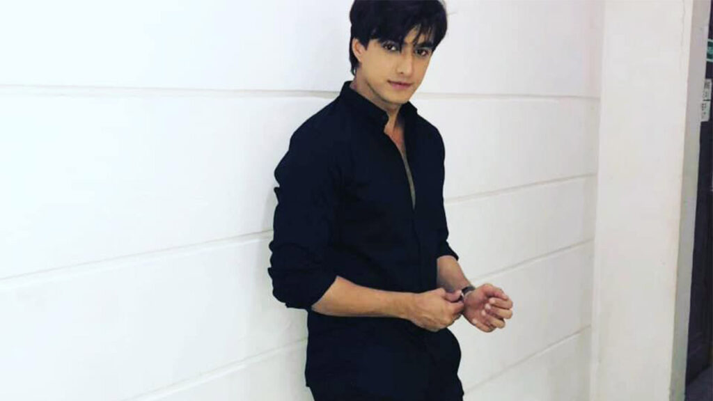 Mohsin Khan Looks HOT In These Black Outfits, See pics - 1