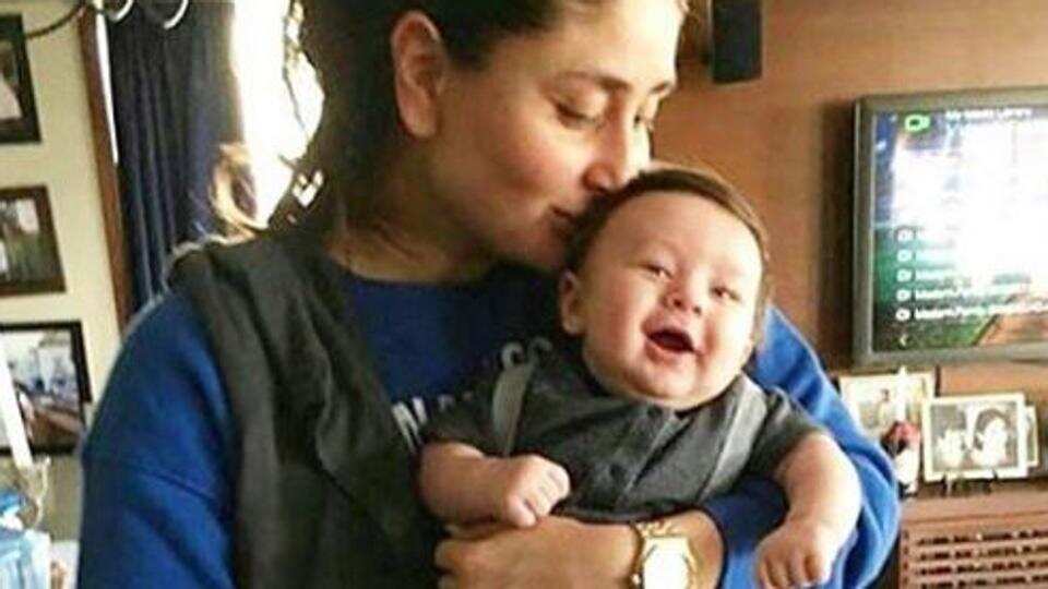 Monochrome Delight: When Kareena Kapoor and Taimur Ali Khan looked ABSOLUTELY ADORABLE hugging each other - 1