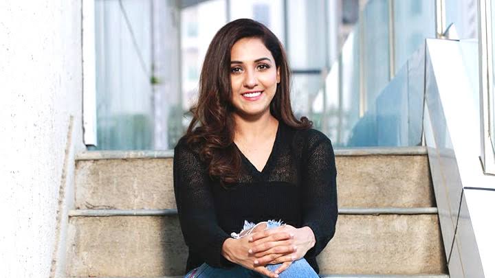 Popular singers who started their singing career from reality shows - 0