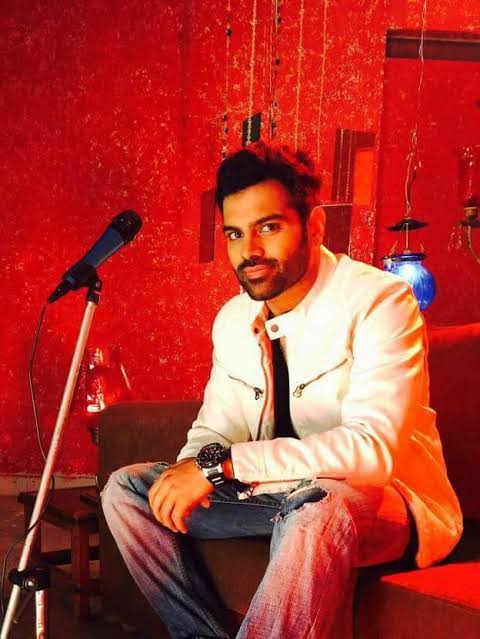 Popular singers who started their singing career from reality shows - 4