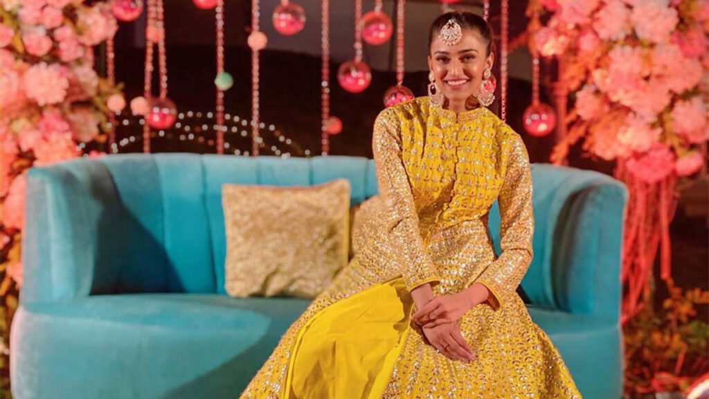 Take an Inspiration from Erica Fernandes’ lehenga choli looks with maang tika to enhance your look on the Wedding Day - 1