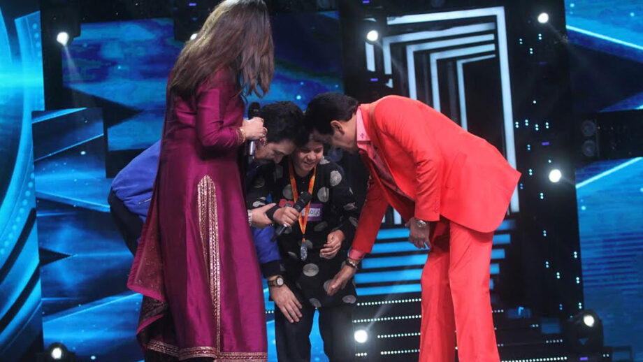 Sa Re Ga Ma Pa Li’l Champs: Judges Kumar Sanu, Udit Narayan and Alka Yagnik touch a contestant's feet, here's why