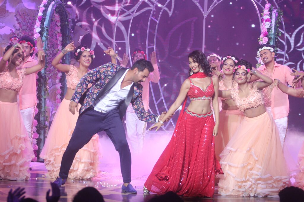 Salaam-e-Ishq: Time to celebrate love with Shabir Ahluwalia, Sriti Jha, Prince Narula and Yuvika Chaudhary - 19