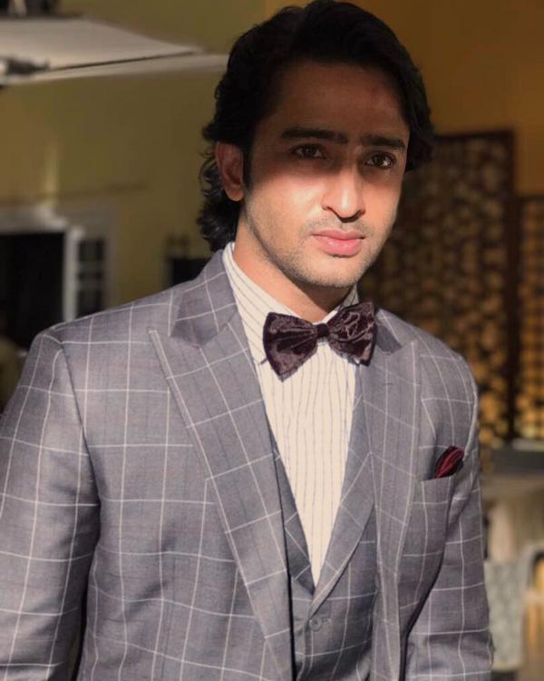 Shaheer Sheikh looks flawless in a Tuxedo, here’s proof - 3