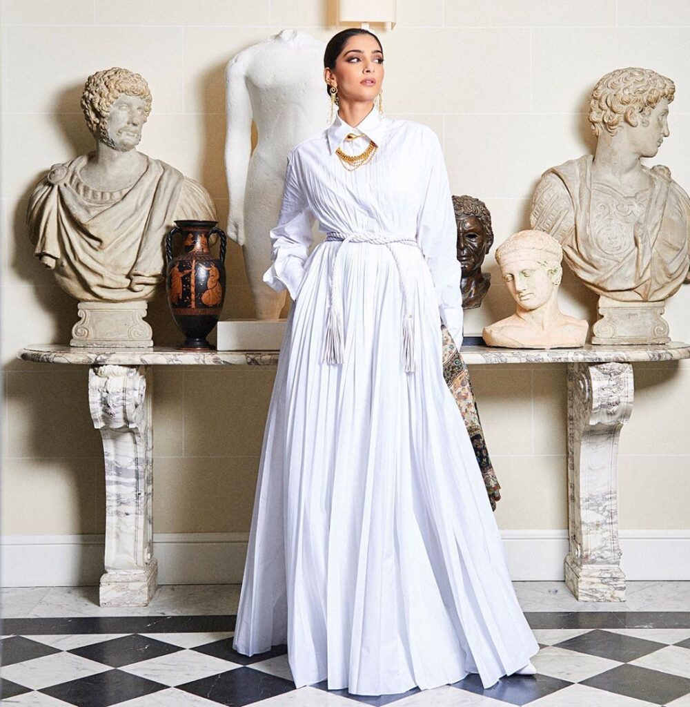 Sonam Kapoor slays beautifully in Rhea Kapoor outfits - 1