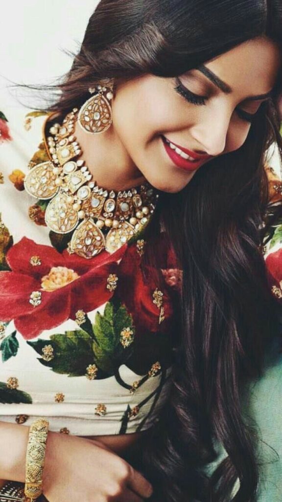 Sonam Kapoor’s Gorgeous Earring Collection - 0