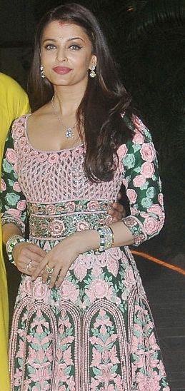 Take Every Day Outfit Inspiration From Aishwarya Rai Bachchan - 5