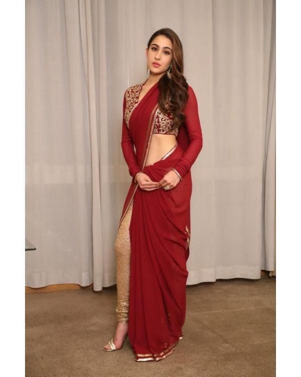 Kiara Advani, Sara Ali Khan To Disha Patani’s Stylish Fusion Saree Look! - 2