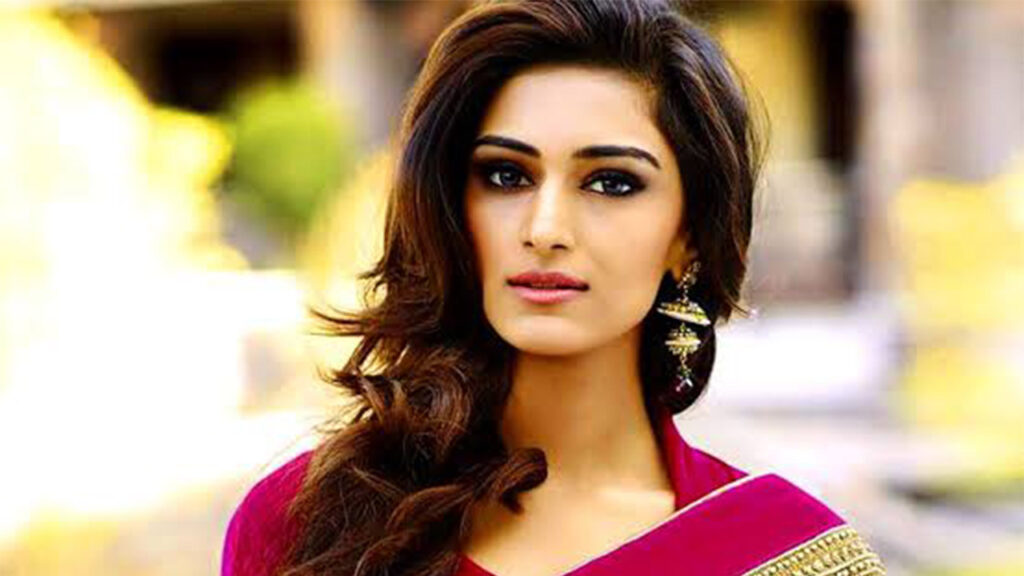 These Erica Fernandes hairstyles never fail to inspire us - 1