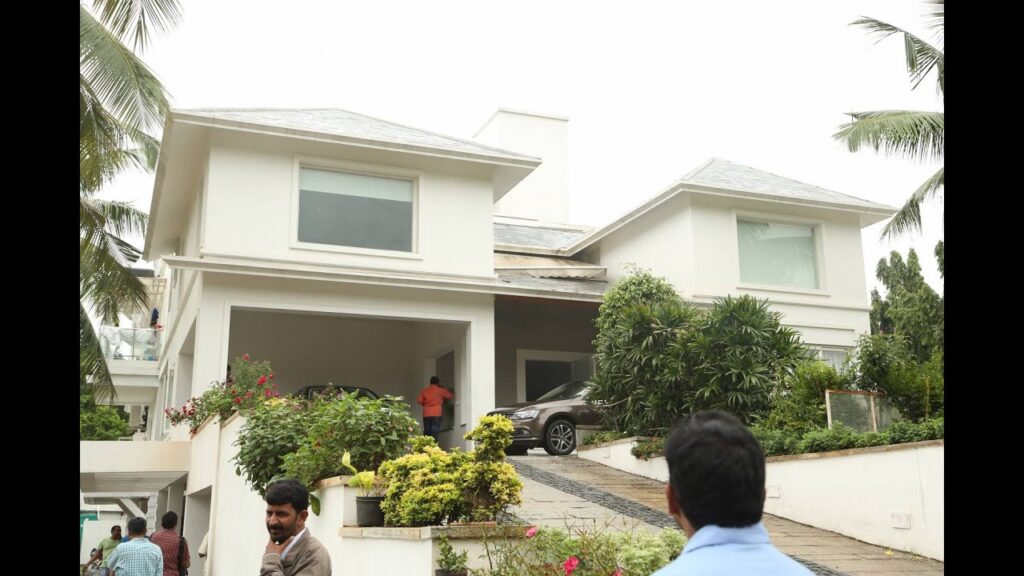 Telugu Actor Allu Arjun’s Royal Lifestyle Revealed - 3