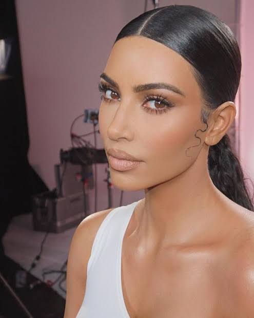 These Instagram posts by Kim Kardashian are giving us major makeup goals - 3