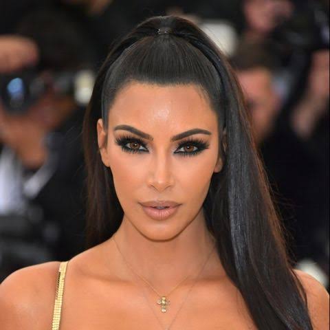 These Instagram posts by Kim Kardashian are giving us major makeup goals - 0