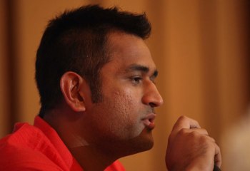 These Mahendra Singh Dhoni Hairstyles Never Fails To Inspire Us - 3