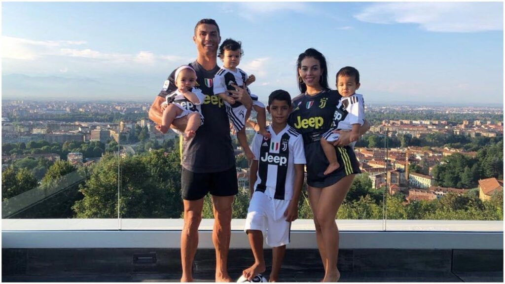 Times When Cristiano Ronaldo Gave Us Major Vacay Goals - 0