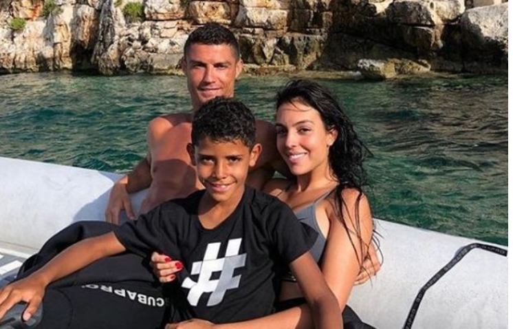 Times When Cristiano Ronaldo Gave Us Major Vacay Goals - 5