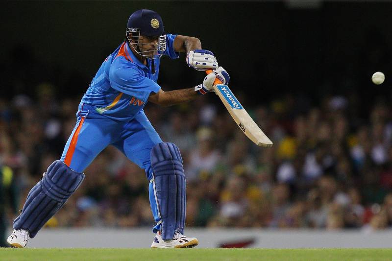 Times When Mahendra Singh Dhoni Surprised The Bowlers With His Unorthodox Shots - 1