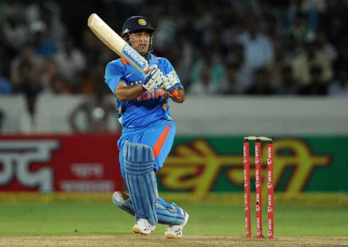 Times When Mahendra Singh Dhoni Surprised The Bowlers With His Unorthodox Shots - 2