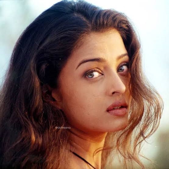 What made Aishwarya Rai Bachchan EVERY man’s crush in the ’90s - 2