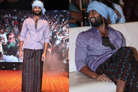 When HOT south superstar Vijay Deverakonda did ‘lungi dance’ to promote South Indian Culture - 3