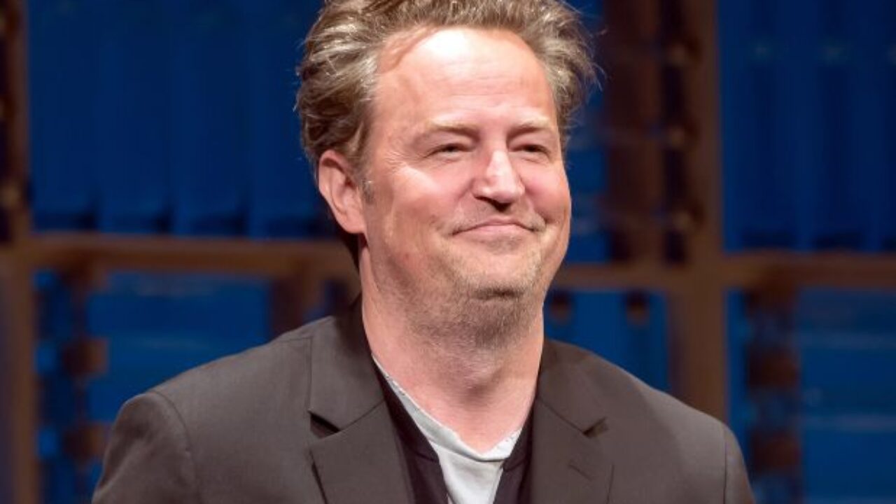 When Matthew Perry aka. Chandler from 'FRIENDS' fame broke the internet 1