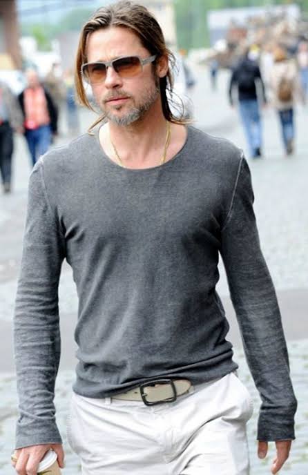 10 Brad Pitt’s Casual Outfits to keep your style on point this summer - 6