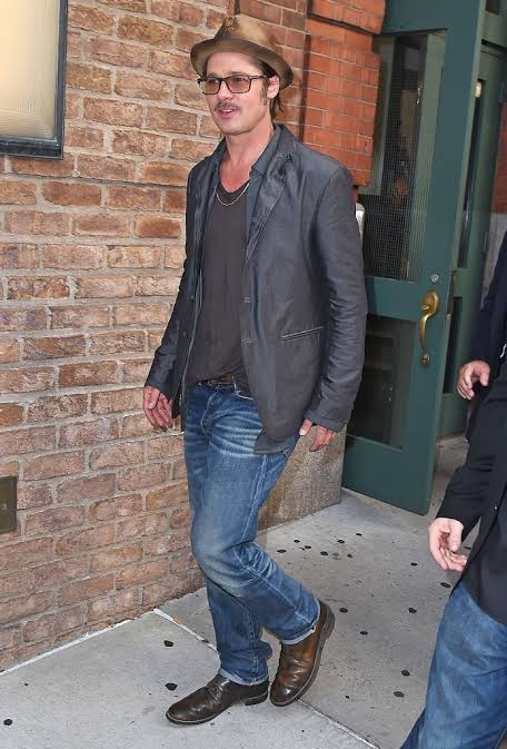 10 Brad Pitt’s Casual Outfits to keep your style on point this summer - 1