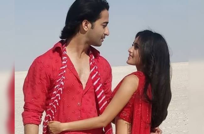 3 times Shaheer Sheikh and Rhea Sharma wore TWINNING outfits - 1