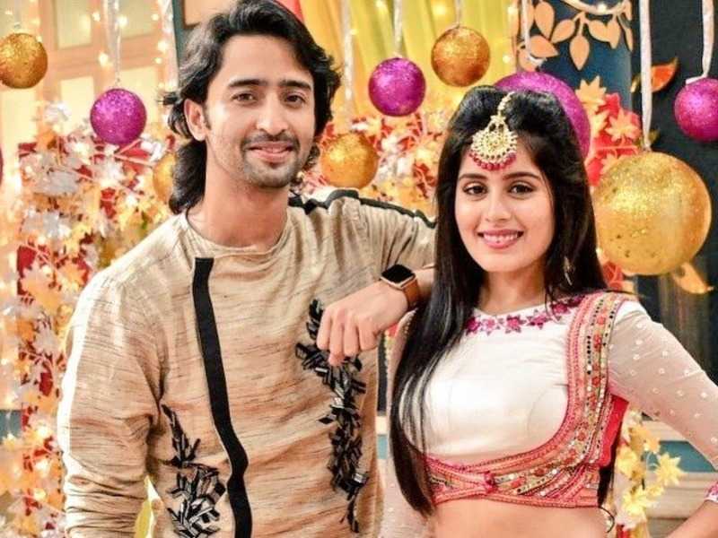 3 times Shaheer Sheikh and Rhea Sharma wore TWINNING outfits - 2