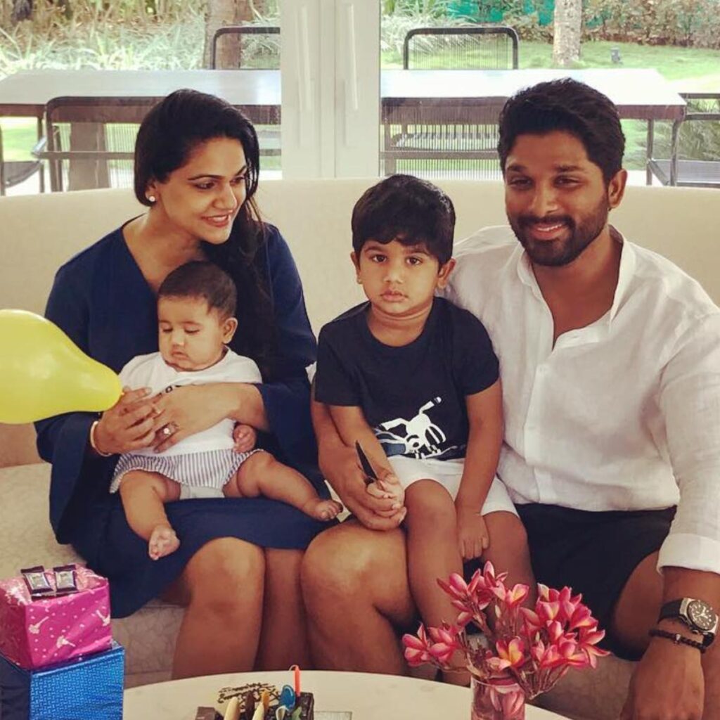 Allu Arjun and Sneha Reddy adorable moments with Ayaan and Arha - 2