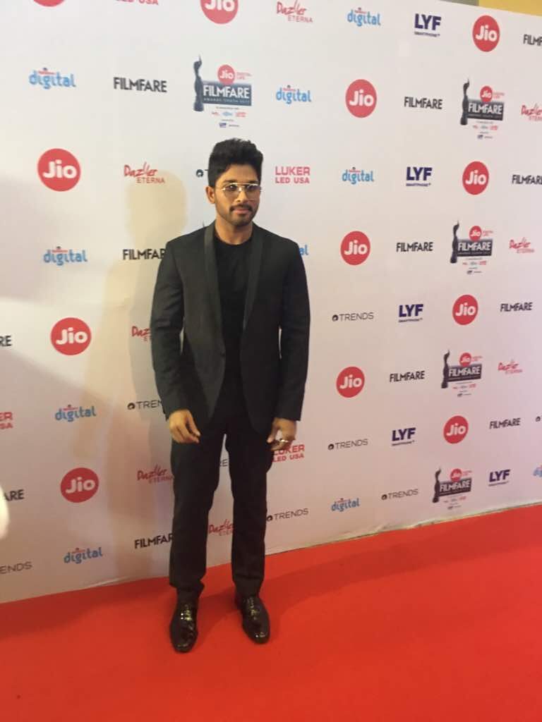 Allu Arjun with his ravishing red carpet looks that are hard to miss - 1