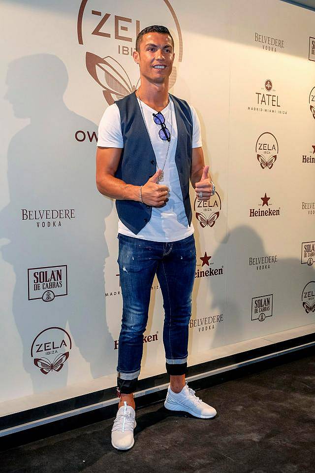 These Pictures Prove Why Cristiano Ronaldo Can Be The Perfect Fashion Icon - 6