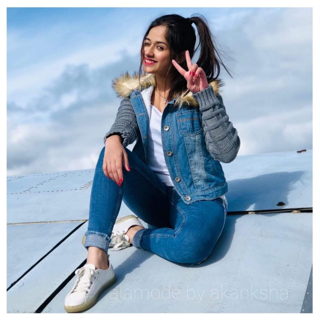 Avneet Kaur Vs Jannat Zubair Vs Aashika Bhatia: Who Slays in Denim Jacket Better? - 2