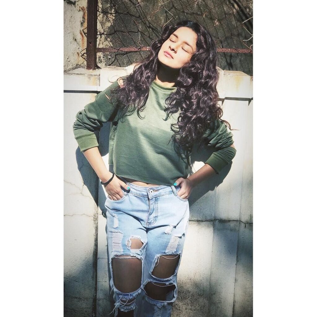 Avneet Kaur Vs Mithila Palkar Vs Radhika Apte: Who Wore Sweatshirt Better? - 0