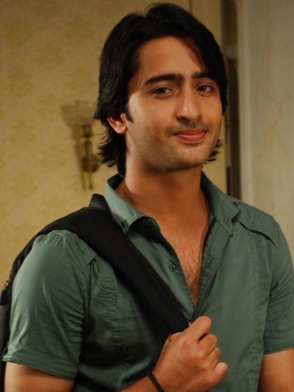 10 Best Shaheer Sheikh’s Fashion Looks You Can Try - 7