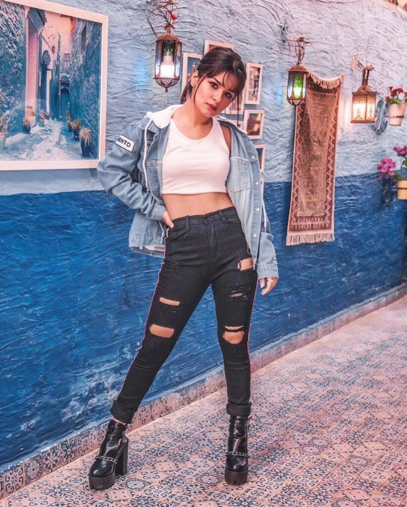 Denim outfits of Avneet Kaur to take inspiration from - 2