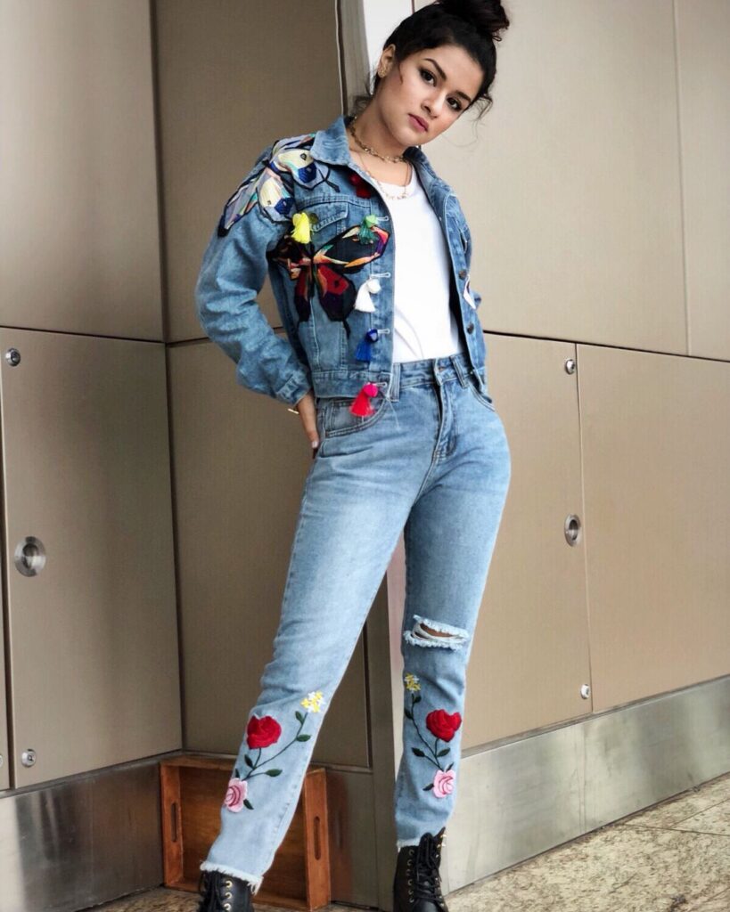 Denim outfits of Avneet Kaur to take inspiration from - 6