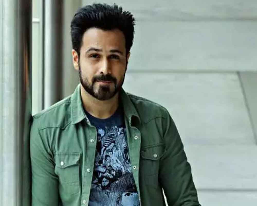 Emraan Hashmi, Varun Dhawan And Vicky Kaushal up the glam quotient with this super stylish outfit! - 0