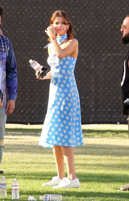 Every time Selena Gomez stuns in floral dress - 4